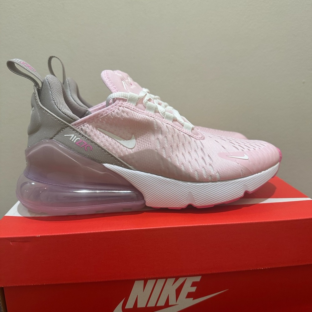 NIB GS Sz 7Y ==~ Women 8.5 Nike Air Max 270 IB4435-663 Pink Foam/College Grey/Pl